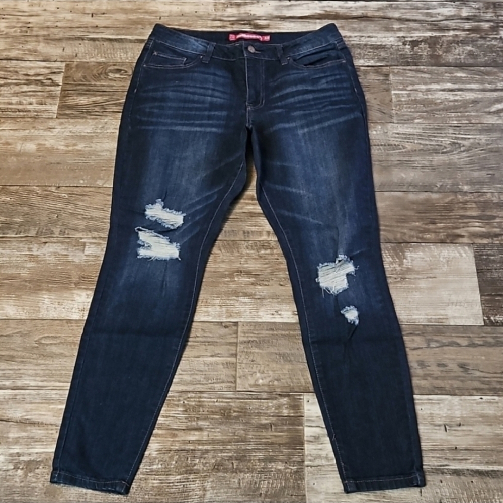 Dollhouse 13 Distressed Denim Dark Blue Stretchy Jeans Women's Size 12 EUC